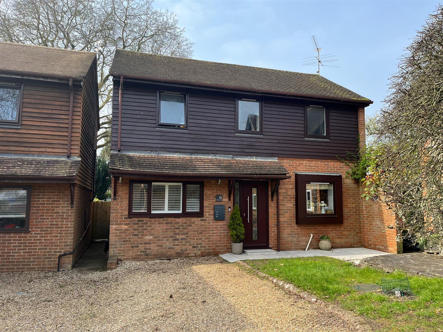 Oak Tree Road, Marlow